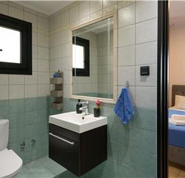 4 bedroom villa with pool, Chalikounas, sleeps 8